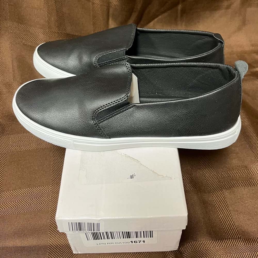 Black Vegan leather sneakers - Picture 3 of 4